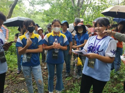 新埤國中學生介紹保安林涵養水源與社區生活間的關係