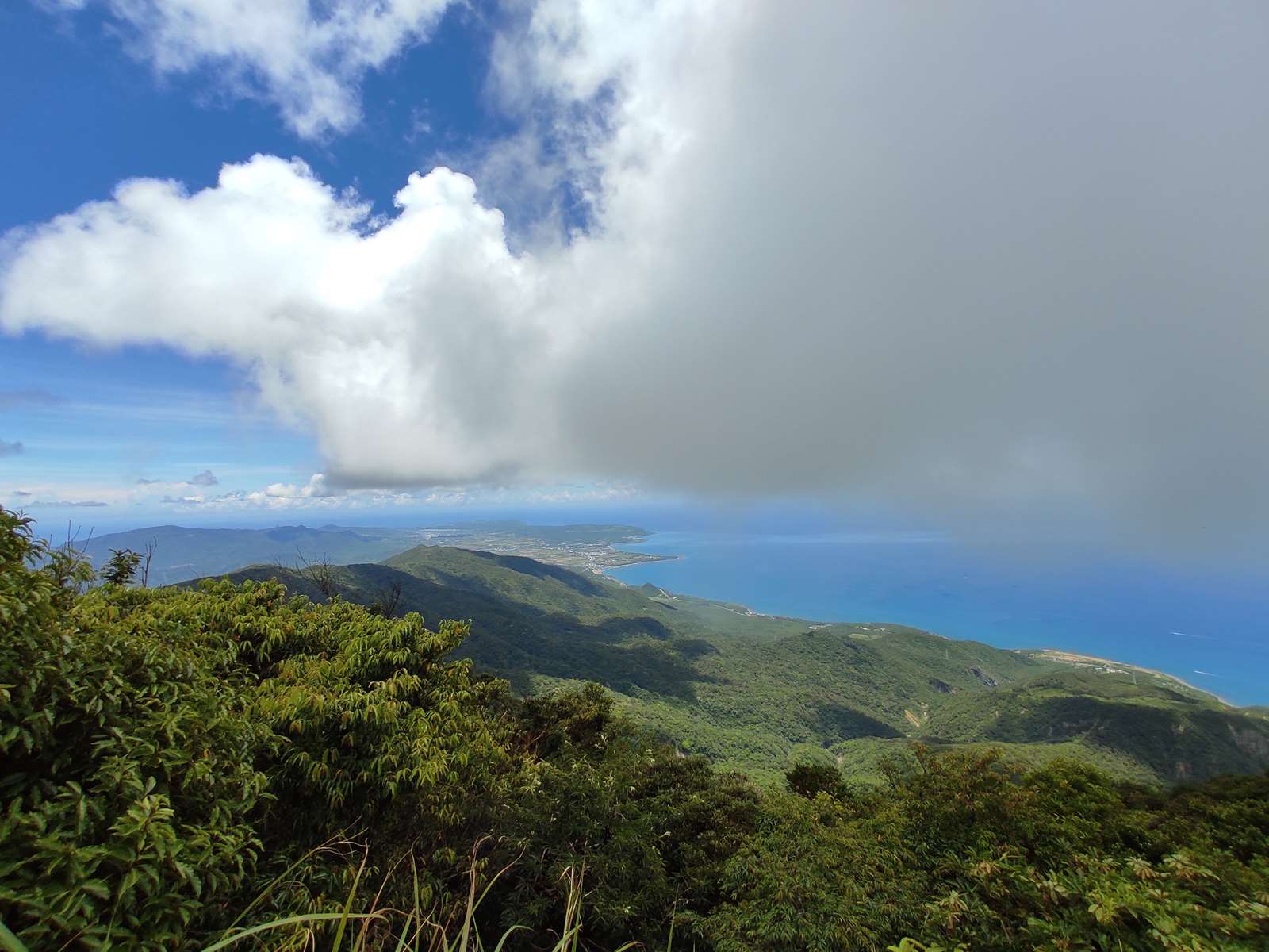里龍山三角點俯瞰看恆春半島