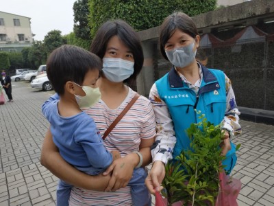 植樹救地球從小培養