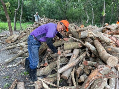 枋山溪流域剩餘資材開放在地居民免費撿拾4