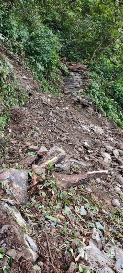 北大武山步道約1.6k坍塌情形4