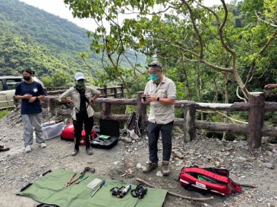 7.屏東科技大學野生動物保育研究所陳貞志教授團隊說明救傷程序。