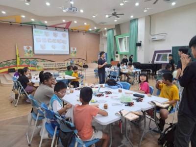 北葉、四林、萬丹、信義和潮東國小共5所小學約200位同學參加課程及屏東分署教保中心的小小朋友