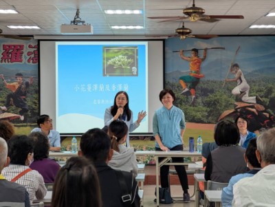 屏東分署楊瑞芬分署長介紹旗山工作站主任及團隊